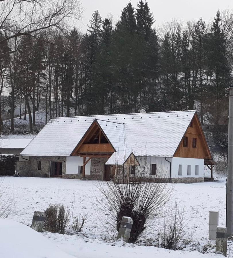 The Retreat Zdarky Exterior foto